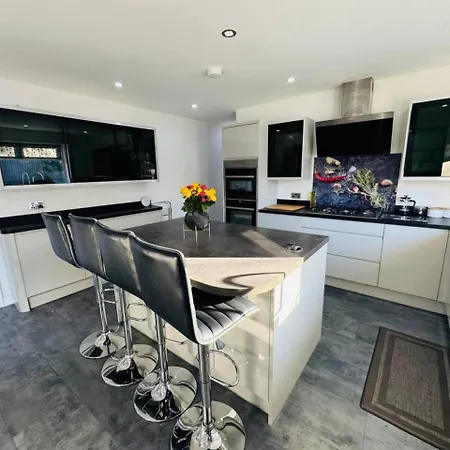 Villa Luxurious House