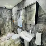Villa Luxurious House *