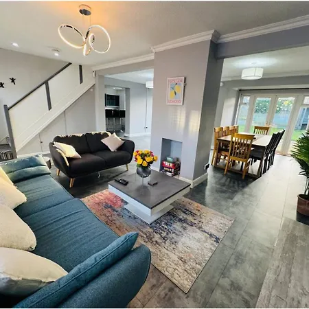 Vila Southwest Bristol