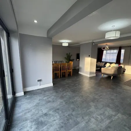 别墅 Luxurious House *